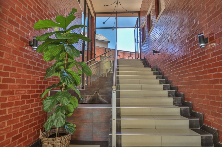 5 Bedroom Property for Sale in Xanadu Eco Park North West